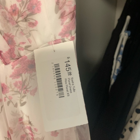 Sasha tulle Maxi summer dress for occasion in white and pink. - Picture 6 of 7